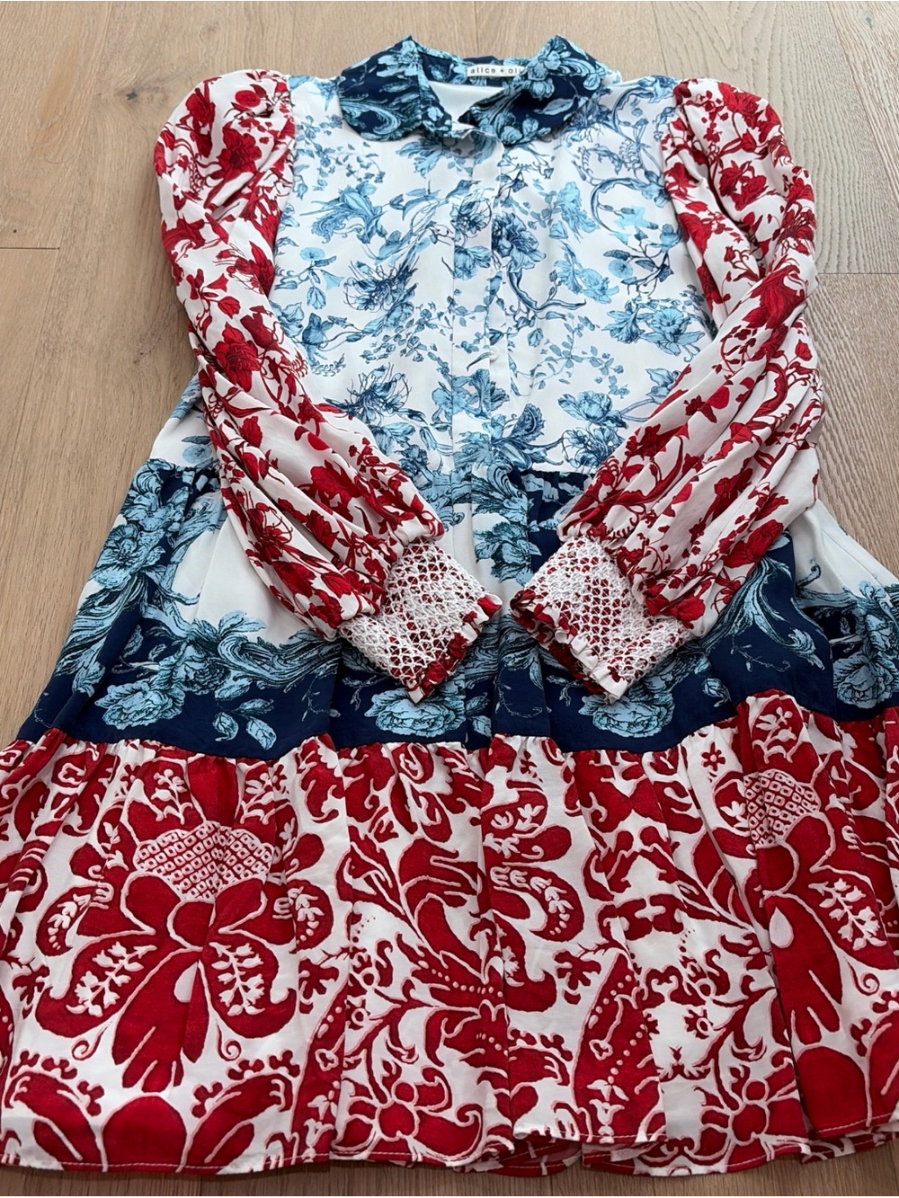 Alice + Olivia Red, Blue & White Floral Print Long Sleeve Top